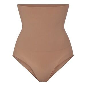NWOT SKIMS shapewear shaping underwear core control high waisted brief XXS/XS